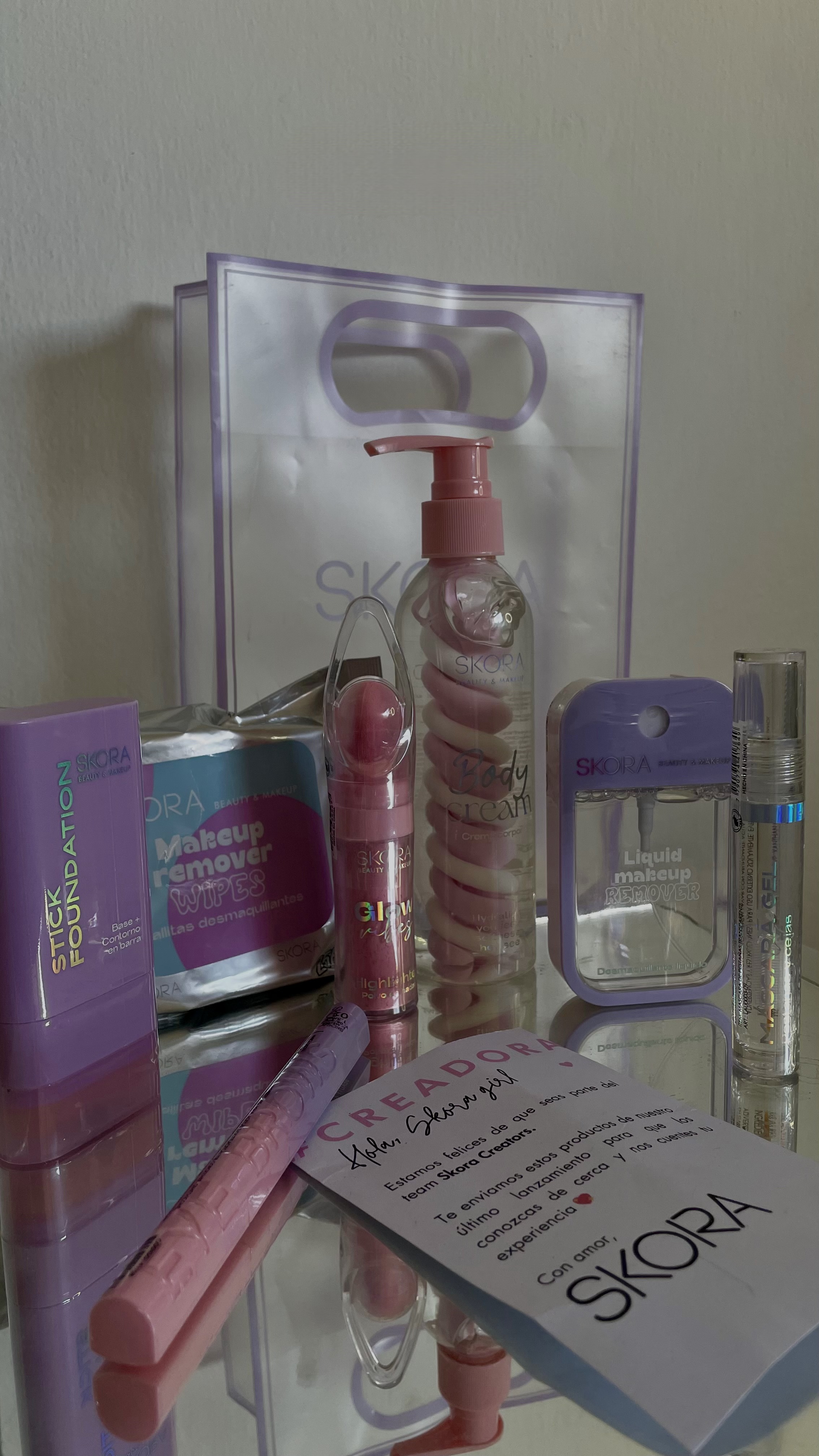 Collab con Skora, marca de beauty